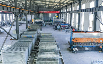 Hebei Bending Fence Technology Co., Ltd خط إنتاج المصنع