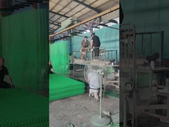 السياج ثلاثي الأبعاد يخضع لمعالجة سطحية