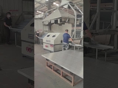 يتم حفر عمود السياج