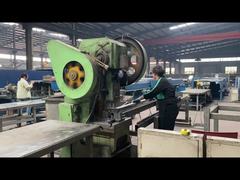 عملية إنتاج أعمدة صيد مجلفنة 50*70 مم