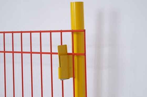 حواجز حماية الحواف المطلية بالحديد PVC جدران / أعمدة شبكية مؤقتة