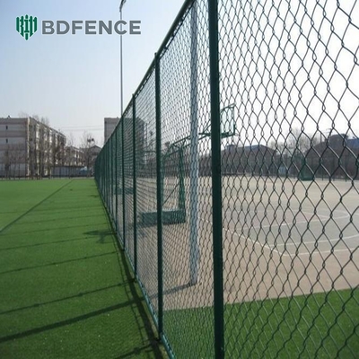 ملعب تنس مصقول سلسلة الحاجز رول السياج الإعصار الأسلاك الماسي الشبكة السوداء PVC مغلفة 6ft 8ft الشبكة فتح 50 * 50mm