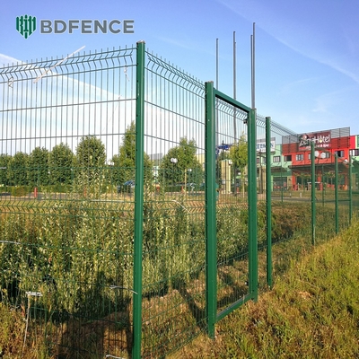4 × 4 الحديقة الخارجية المعدن 3D السياج الحديدية السلك الحديدي 3D السياج مع سلك الفولاذ منخفض الكربون