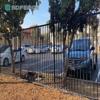 سكن المعدنية حاجز المقطوعة لوحة الأسود مسحوق مطبقة مربع أنبوب مكافحة الصدأ حاجز الفولاذ المغلف