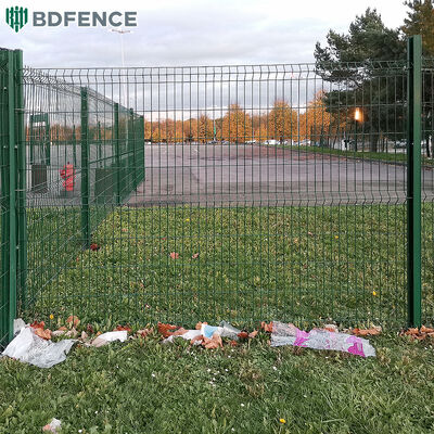 سياج أمني محيطي من الألواح الحديدية المعدنية ثلاثية الأبعاد منحنية سهلة التجميع، شبكة ملحومة على شكل حرف V