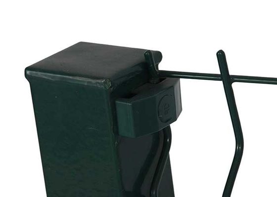 3d V شبكة السياج Pvc الخضراء / السوداء / الرمادية السياج المعدني سلك شبكة الأمن