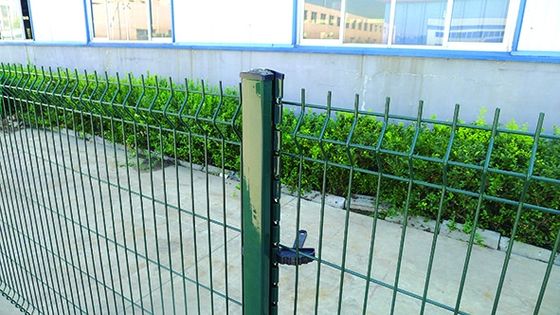 مسحوق الطلاء الارتفاع 1830mm CM Post V Mesh Security Fence