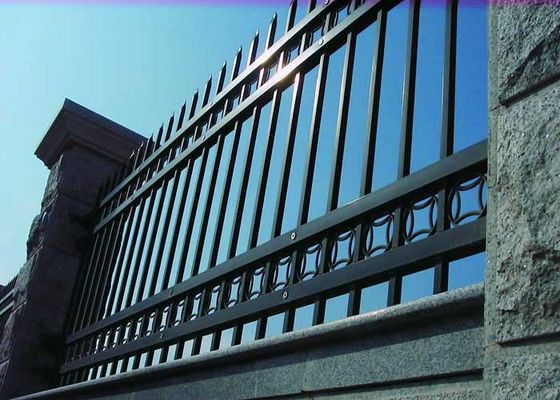 سهلة تجميع أنبوب الصلب Q195 أو Q235 السياج المواد لحماية المزرعة الحديقة المنزل