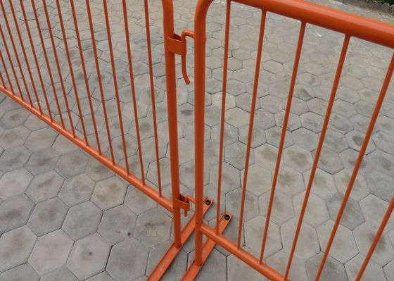 1.8mm سمك المعدن الصلب المحمول سلامة الطرق المشاة الحواجز المؤقتة لمكافحة الحشود لمراقبة حركة المرور