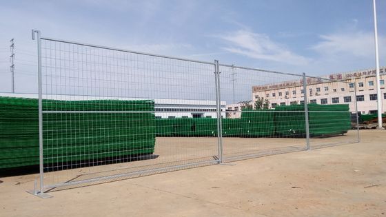 الأسواق الأمريكية القياسية 6 × 12 أقدام الرصيف مؤقتة سلسلة وصلة الألواح السياج لموقع البناء