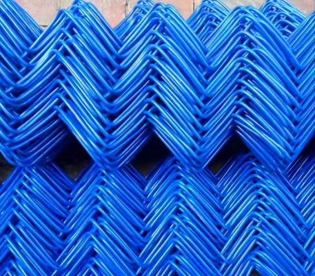 لوحات السياج المغطاة بـ PVC في اللون الأسود لبوابات الشريط